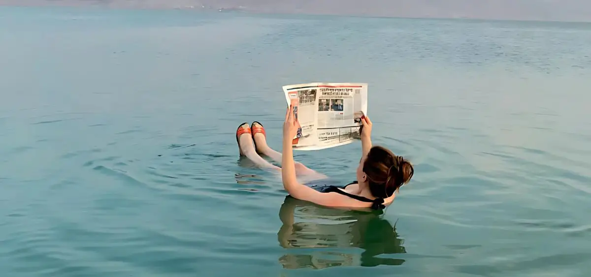 showing the image of dead sea