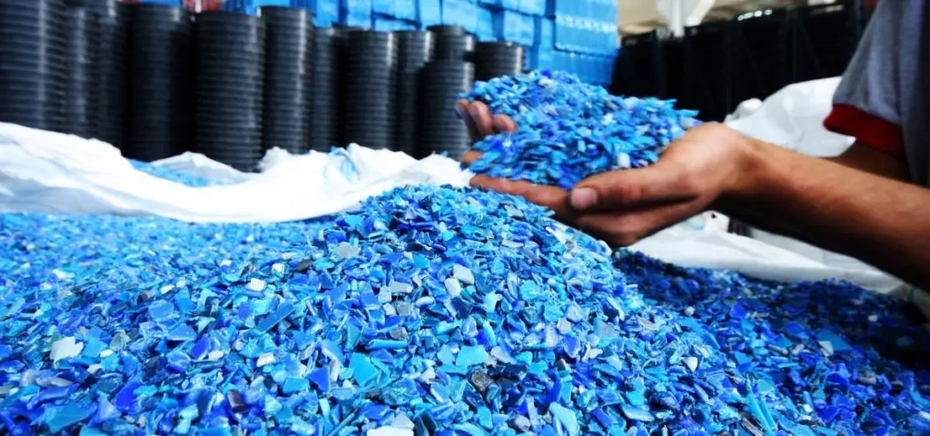 showing the image of how is plastic recycle