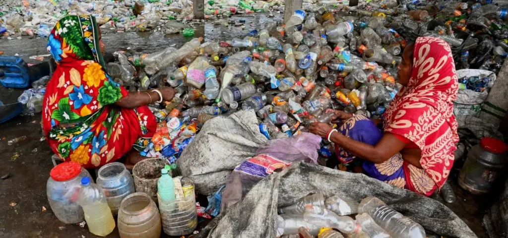 showing the image of how is plastic recycle