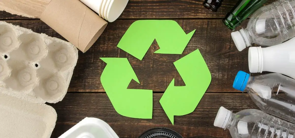 showing the image of how is plastic recycle