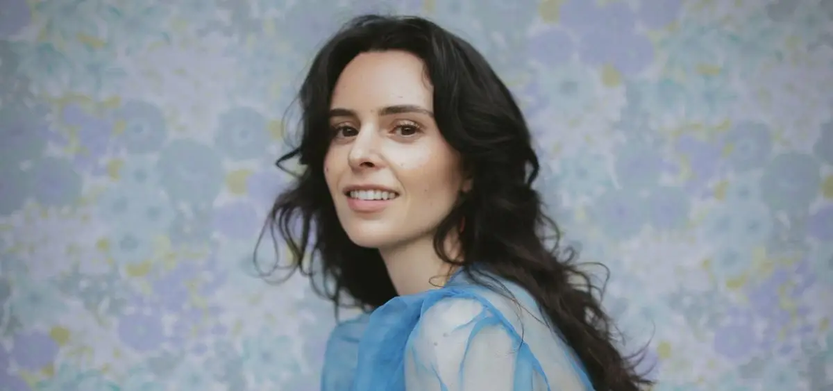 showing the image of sustainable fashion influencers