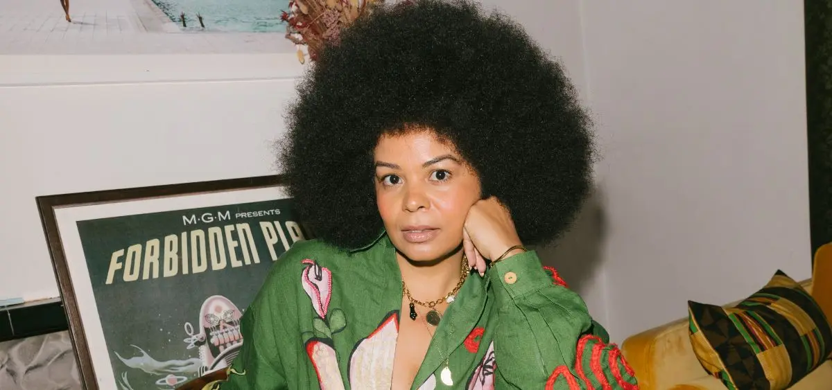 showing the image of sustainable fashion influencers