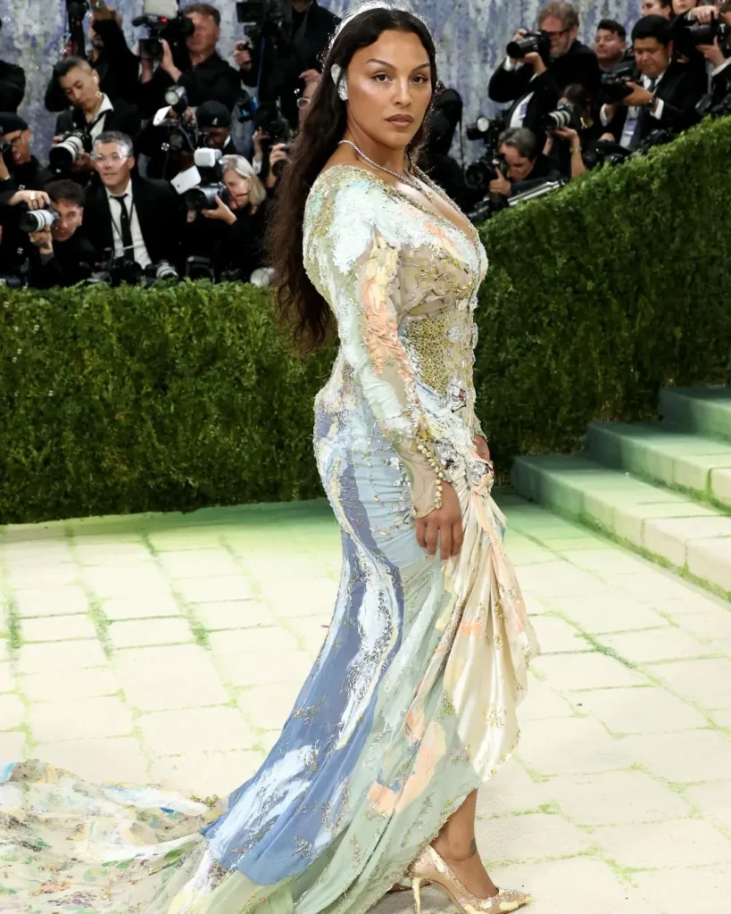 showing the image of Paloma Elsesser in met gala 2026